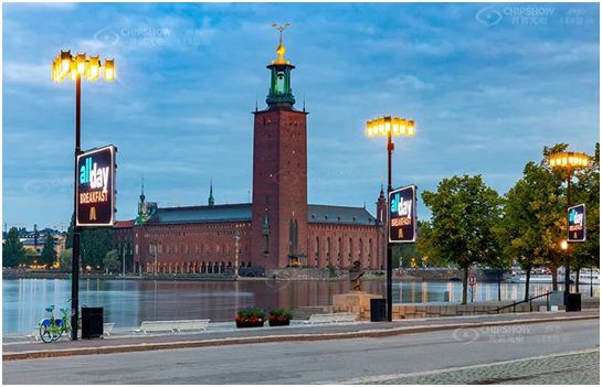 La future tendance publicitaire ! L'écran d'affichage de poteau lumineux LED coloré CHIPSHOW Smart City peut être une solution.